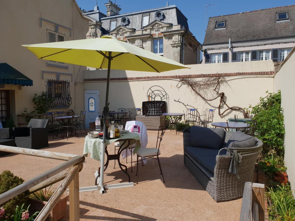 Chateau La Tour Du Roy Vervins Eksteriør billede